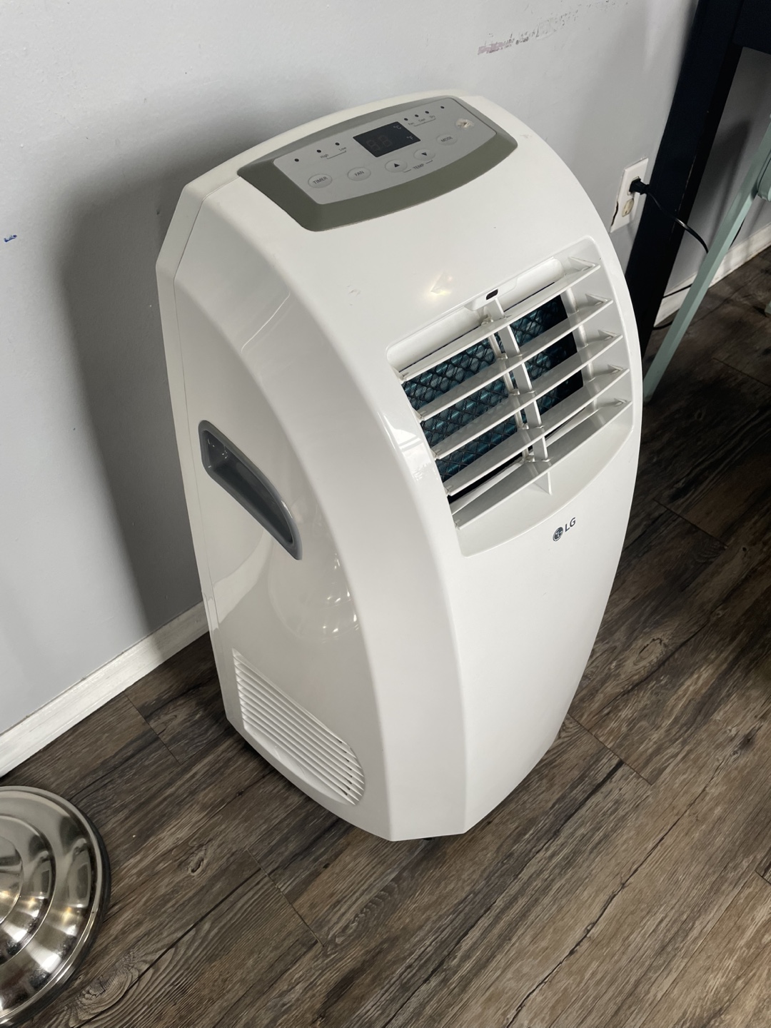 LG Portable Air Conditioner - photo 5