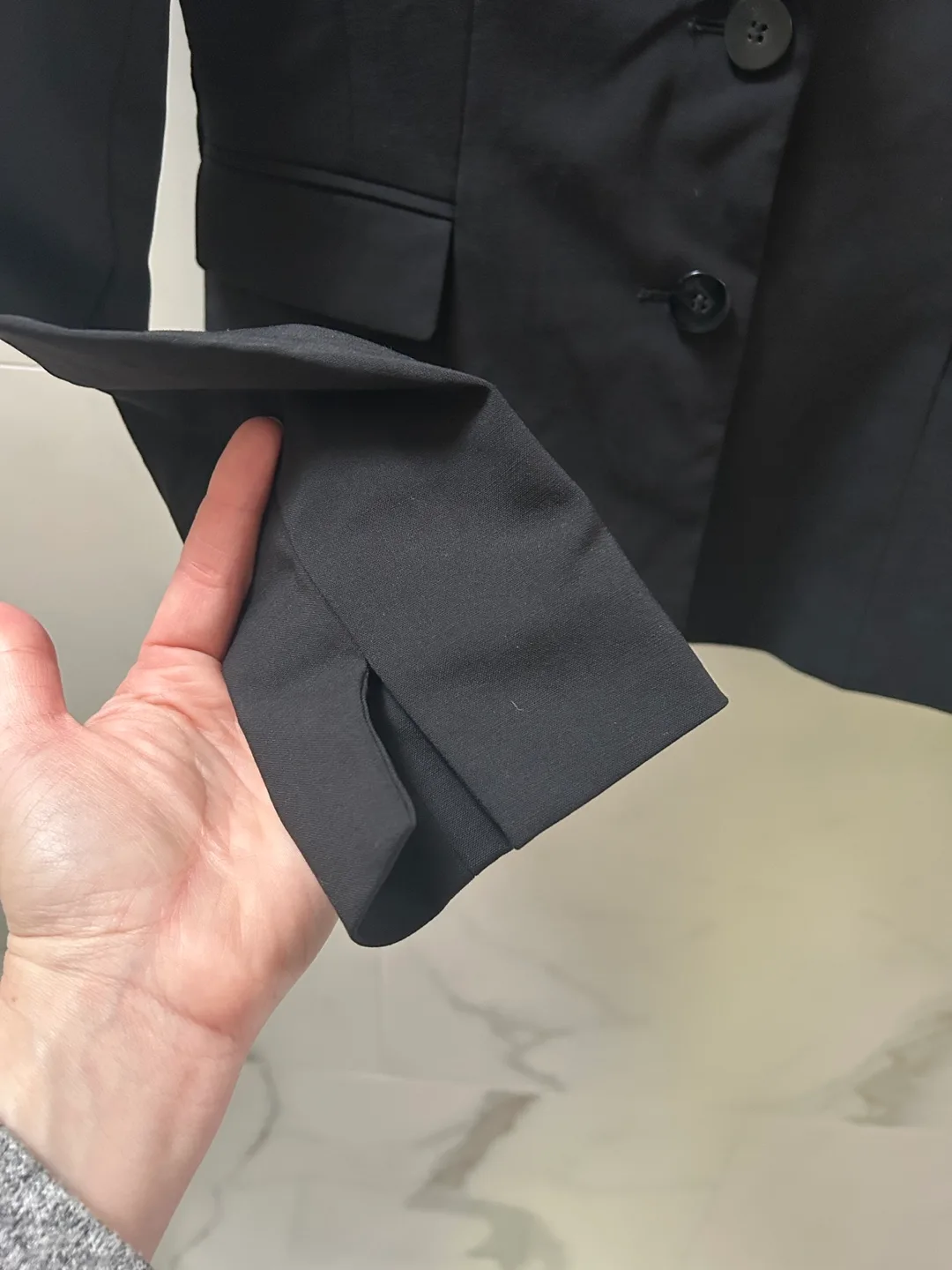 Hugo Boss 96% Virgin Wool Black Blazer (size 0) image indicator(4)