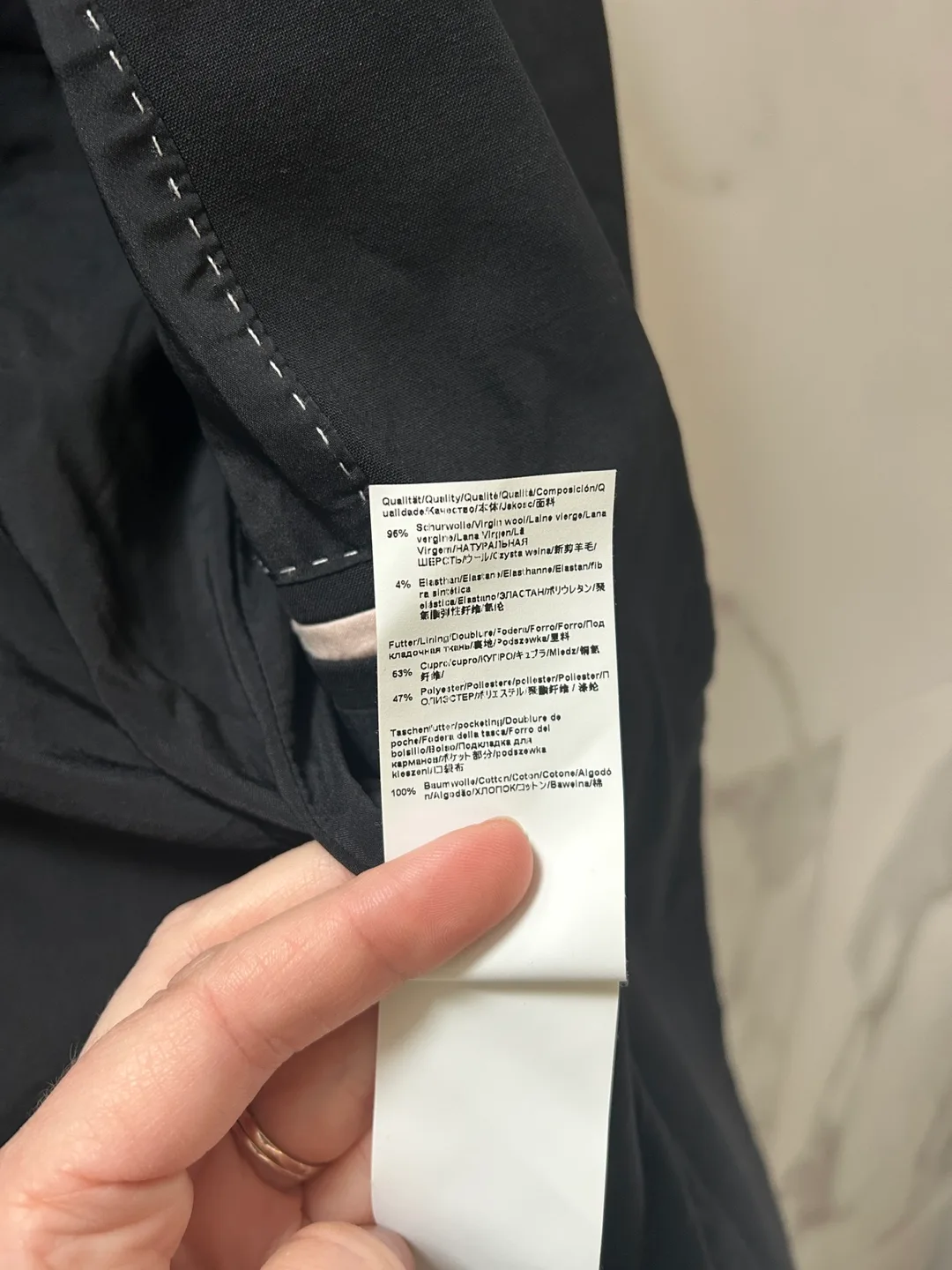 Hugo Boss 96% Virgin Wool Black Blazer (size 0) image indicator(7)