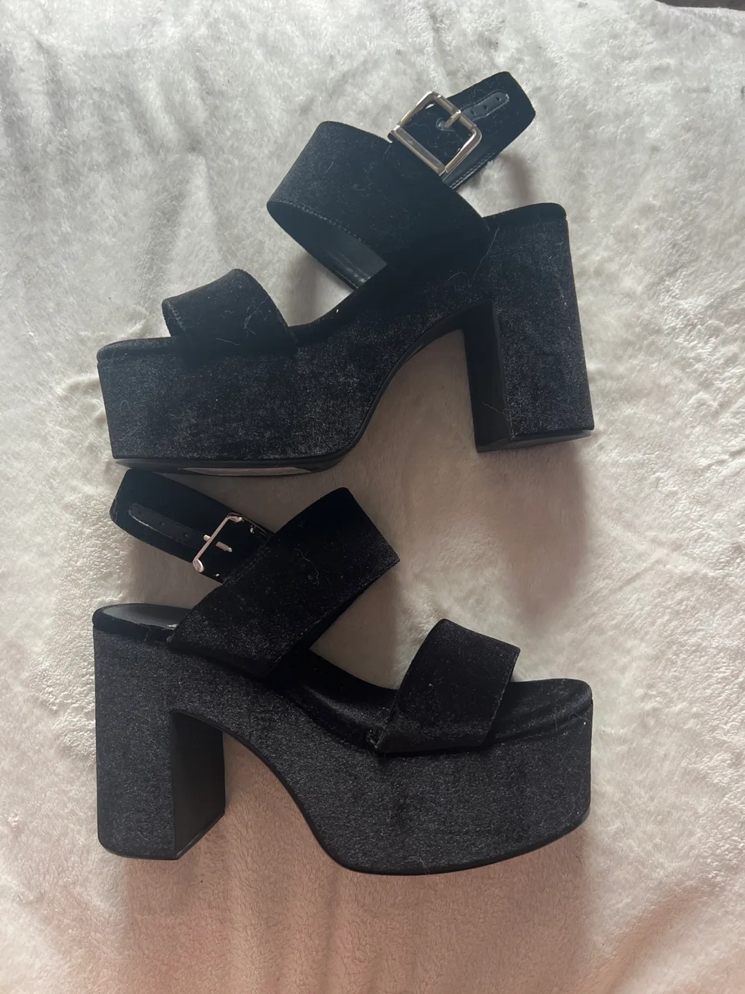 Moody Black Platform Heels - Size 9 image indicator(2)