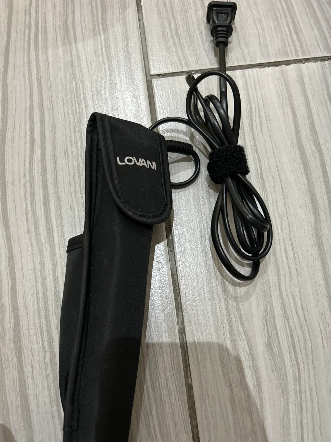 Lovani Flat Iron with Case thumbnail
