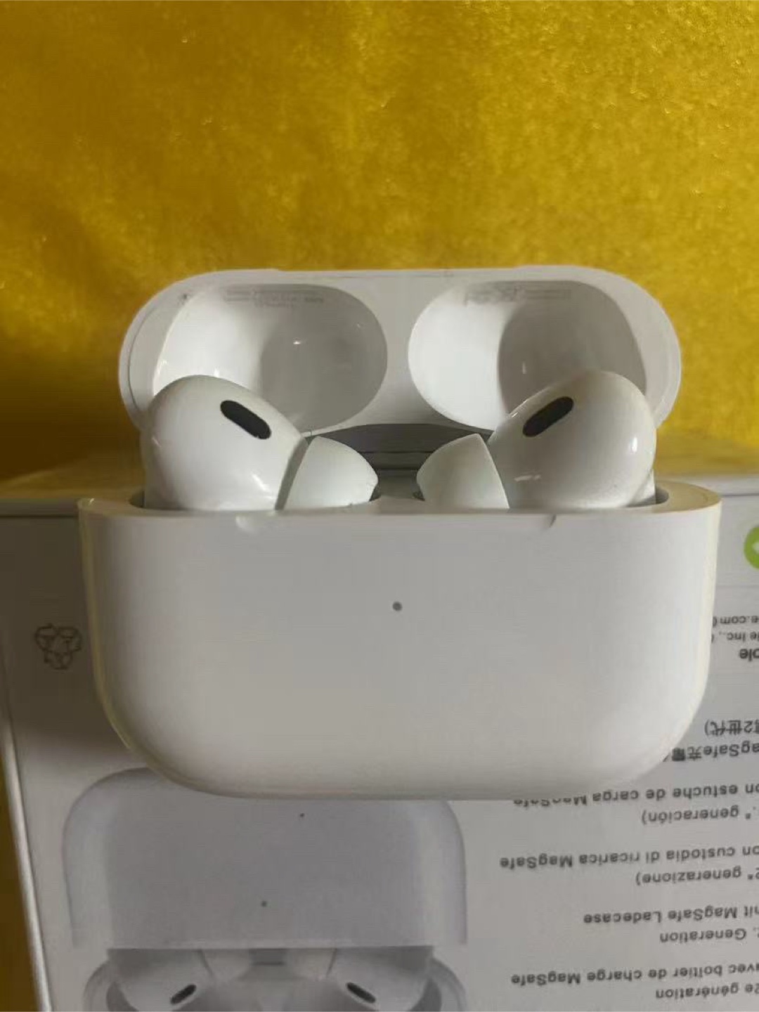 AirPods Pro (2nd generation) with MagSafe Charging Case (USB-C)