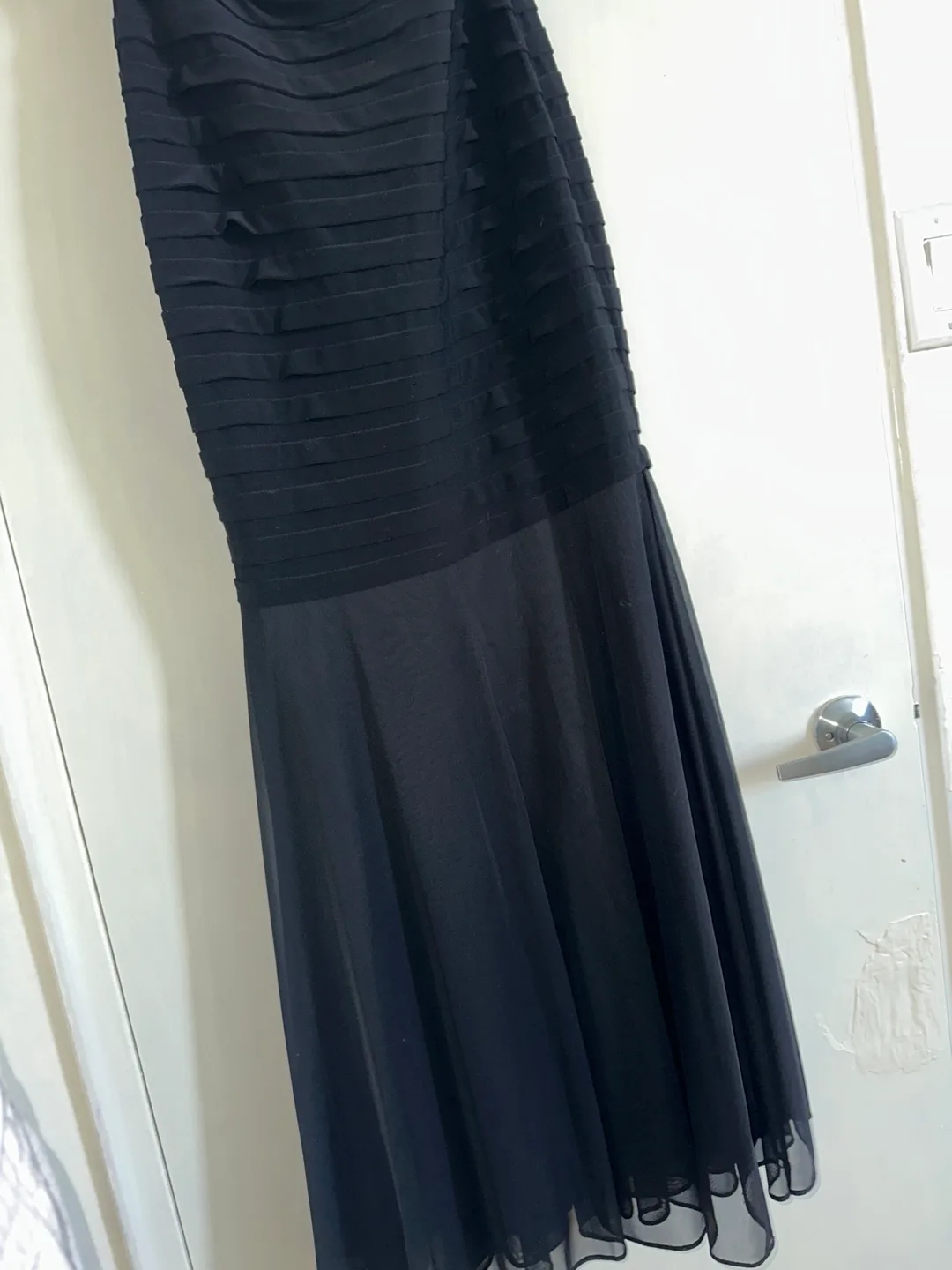 Le Chateau Black Dress image indicator(2)