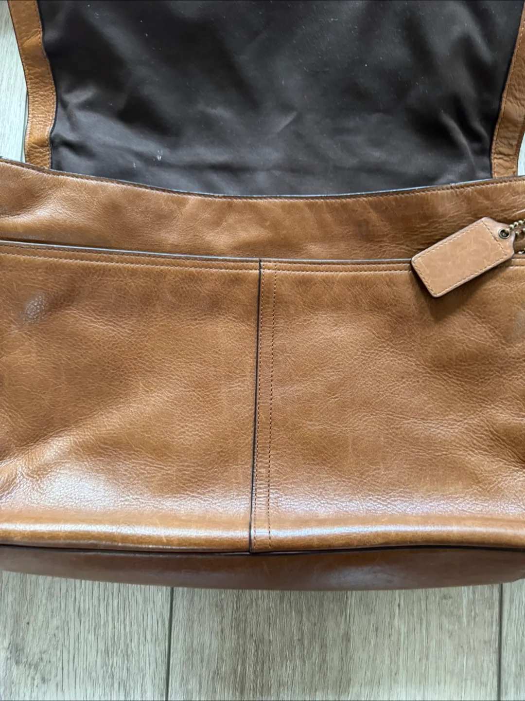 Coach Leather Messenger Bag image indicator(3)