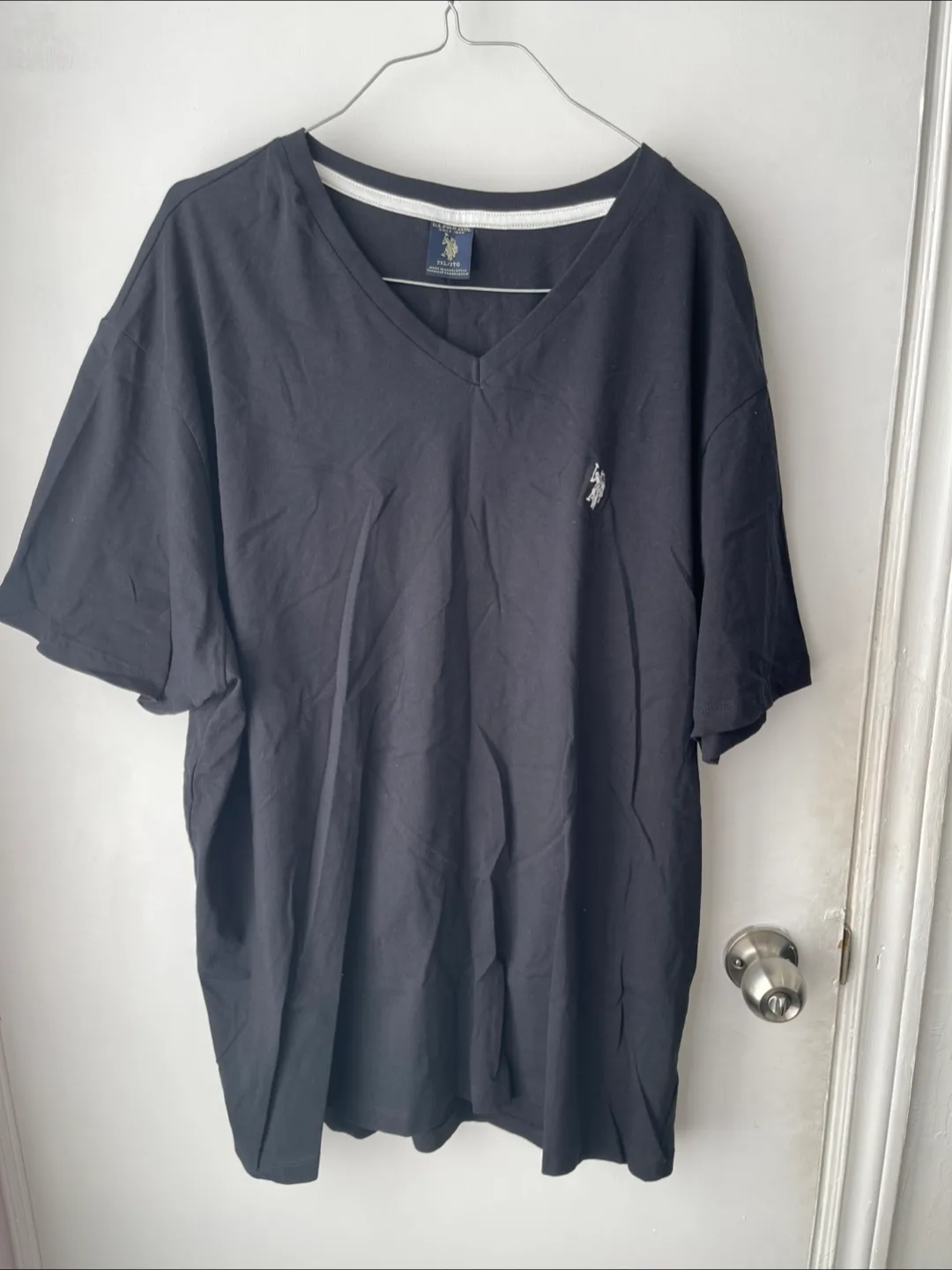 New Men’s Shirts XXL take everything for $15 image indicator(2)