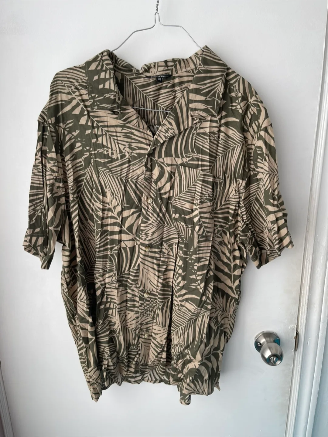New Men’s Shirts XXL take everything for $15 image indicator(10)