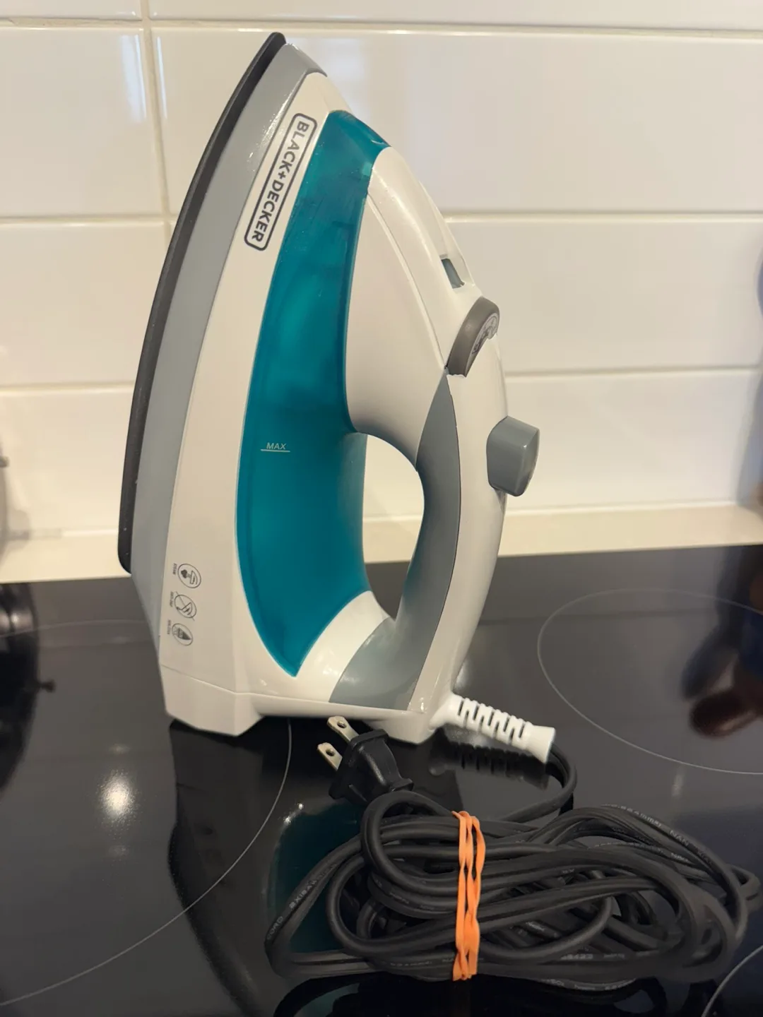 Black+Decker Iron thumbnail