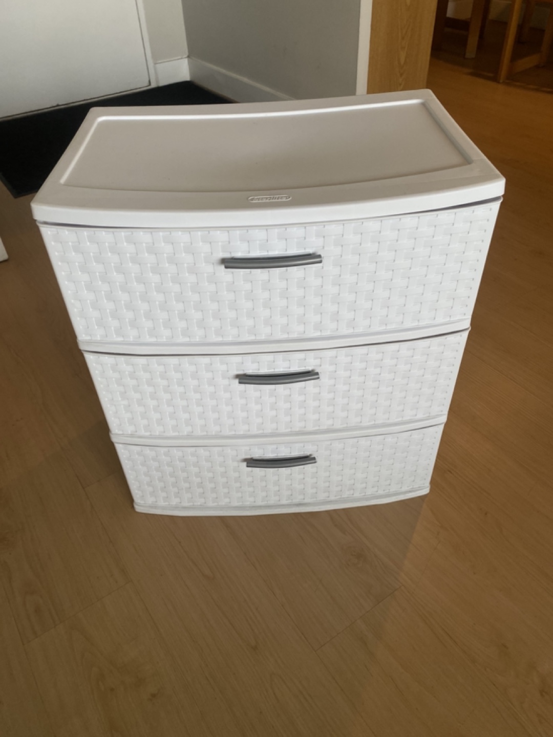 Sterilite White Woven Drawer Chest