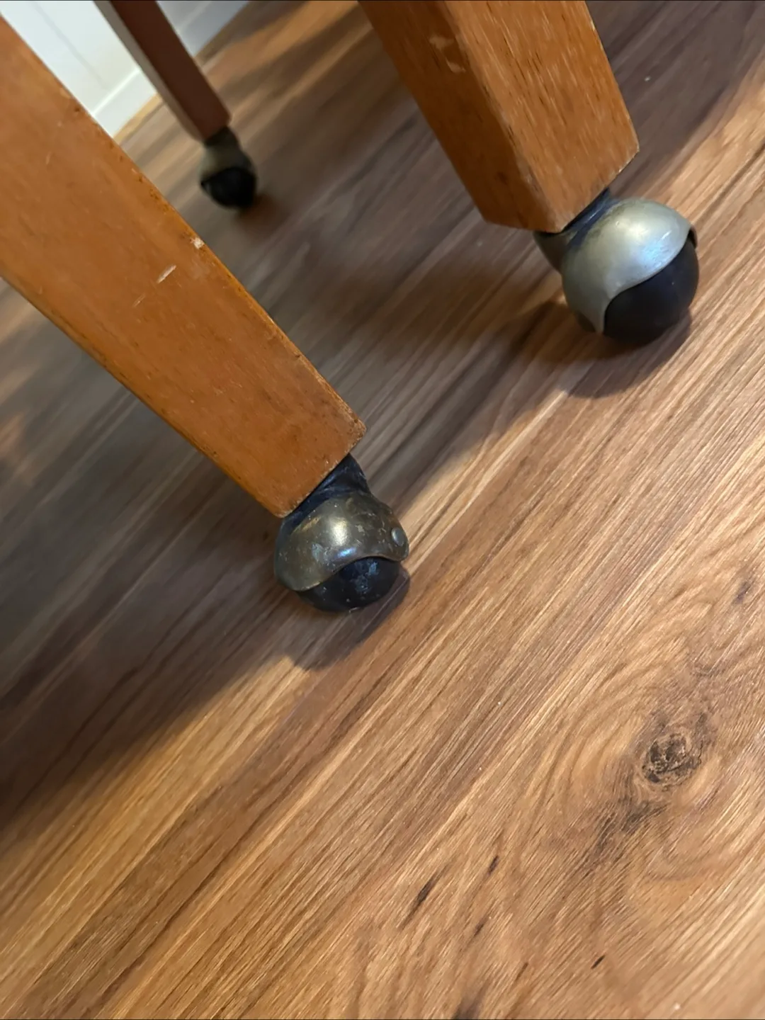 Pair of vintage wooden chairs image indicator(3)