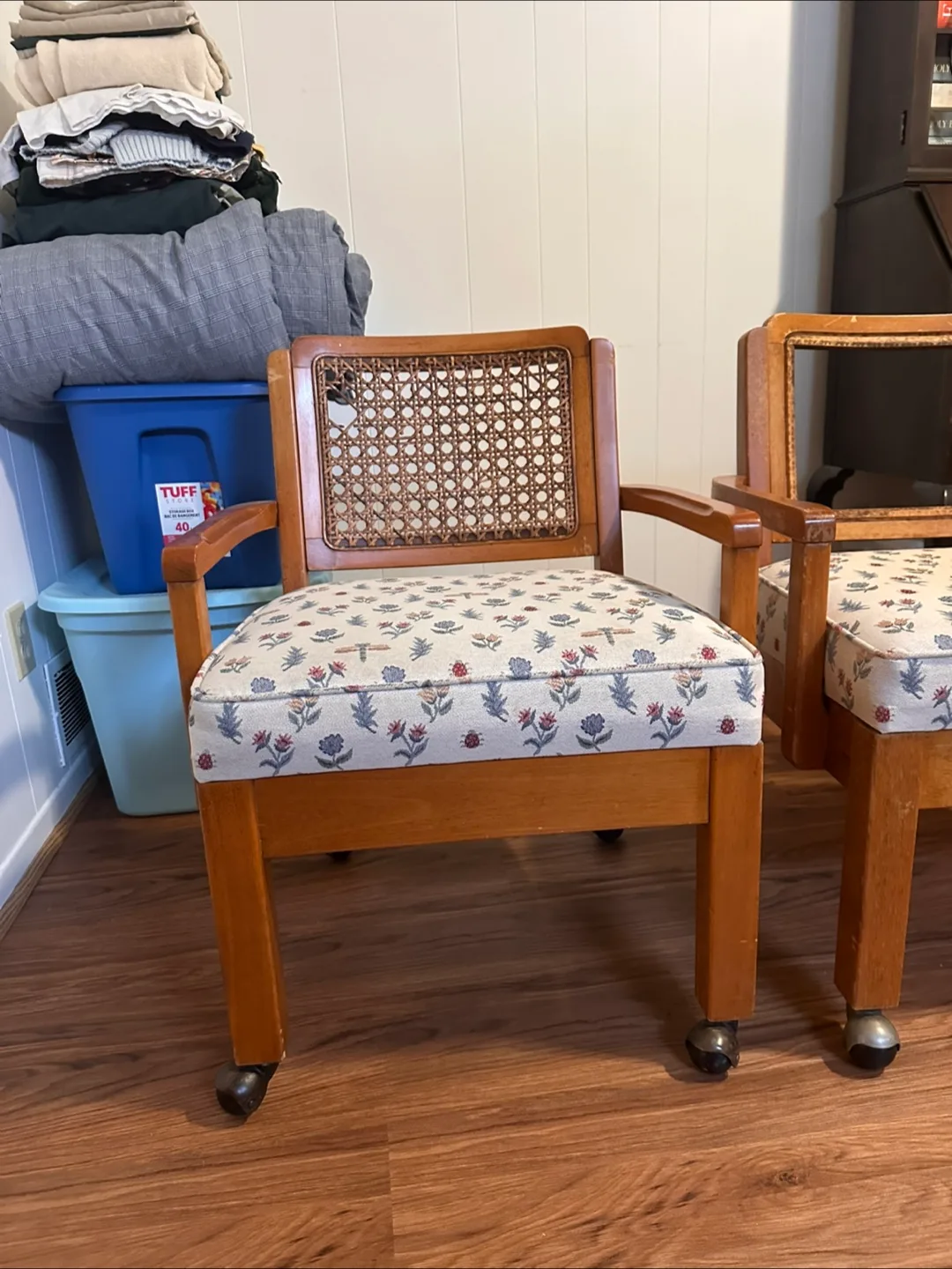Pair of vintage wooden chairs image indicator(2)