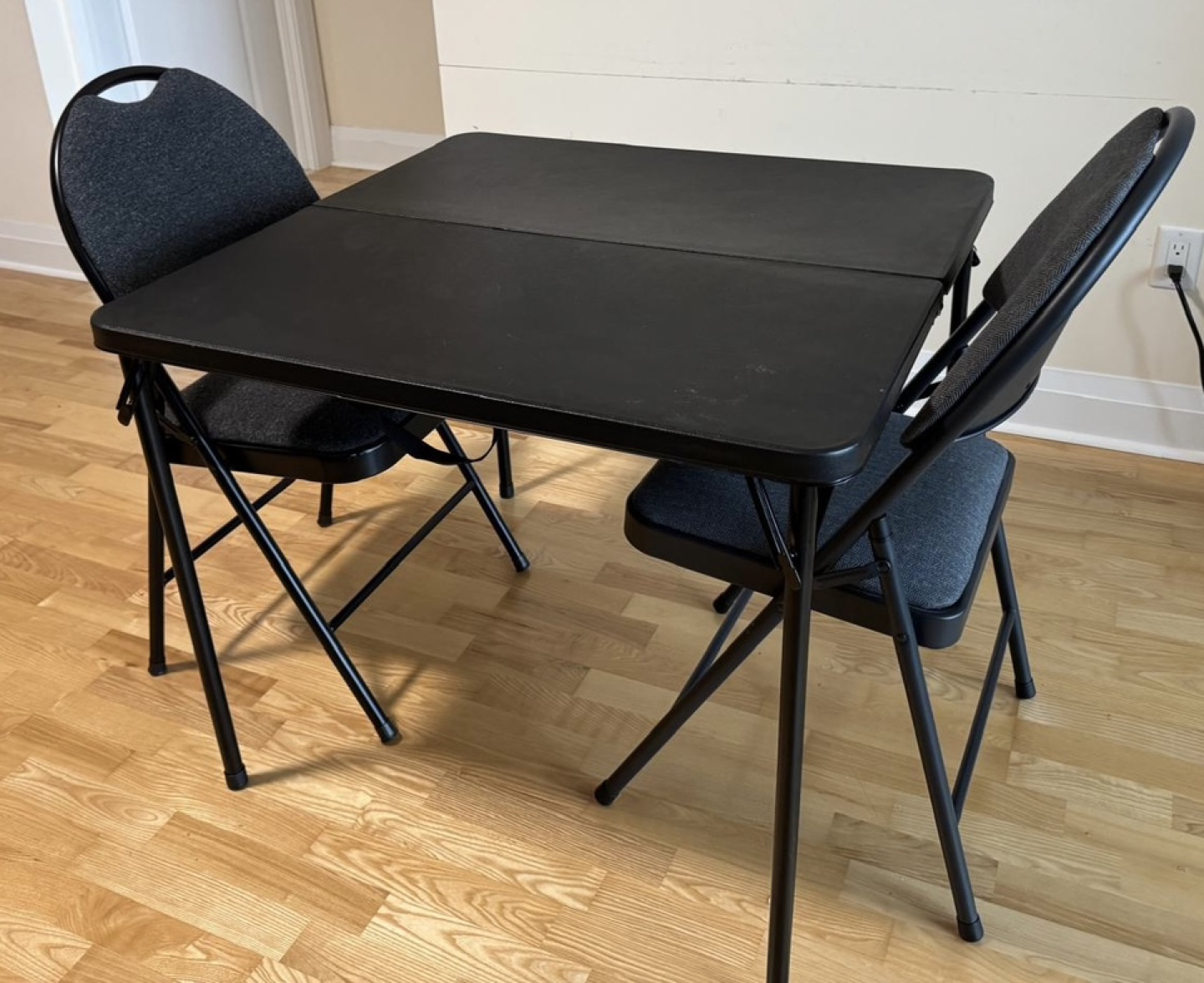Folding table and chairs set