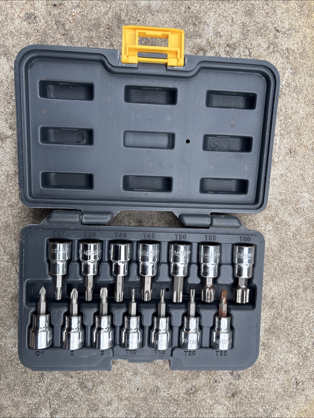 Socket set with case
