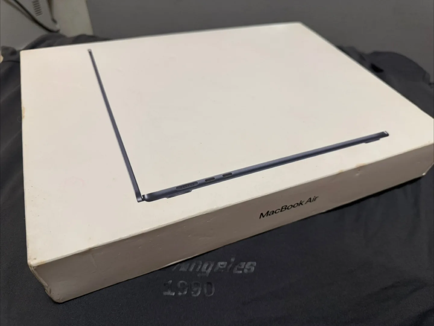 MacBook Air 15-inch M3 8MB/256GB SSD image indicator(6)