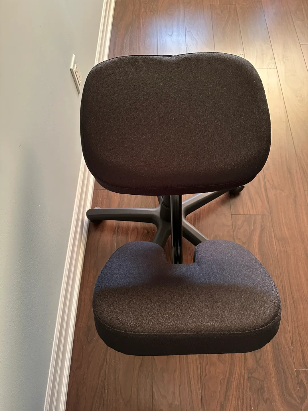 Ergonomic kneeling chair image indicator(2)