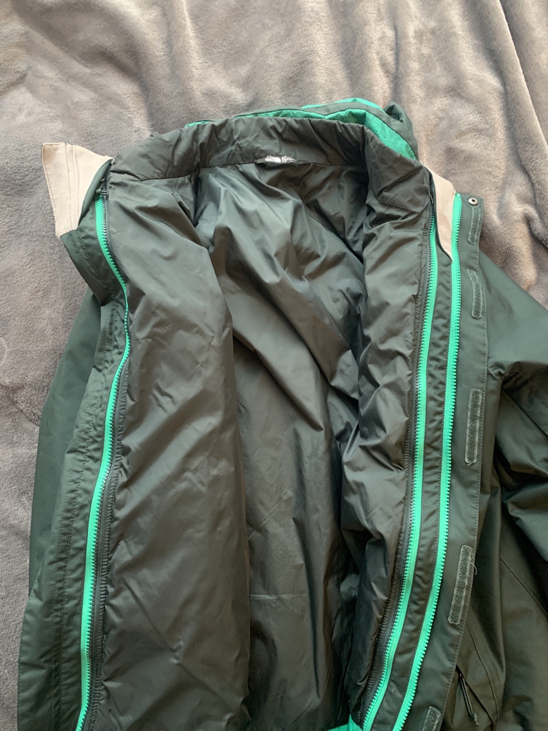 Green North Face Jacket - photo 2