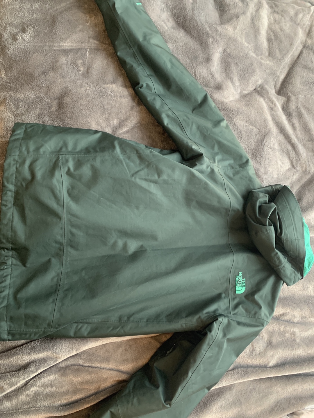 Green North Face Jacket - photo 3