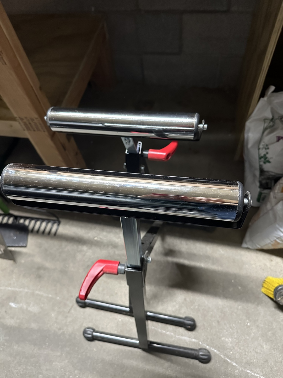 Adjustable Roller Stand