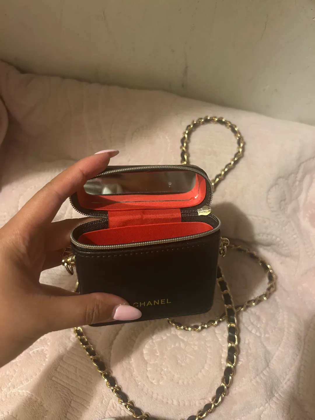 Chanel Black Vanity Crossbody Bag image indicator(3)