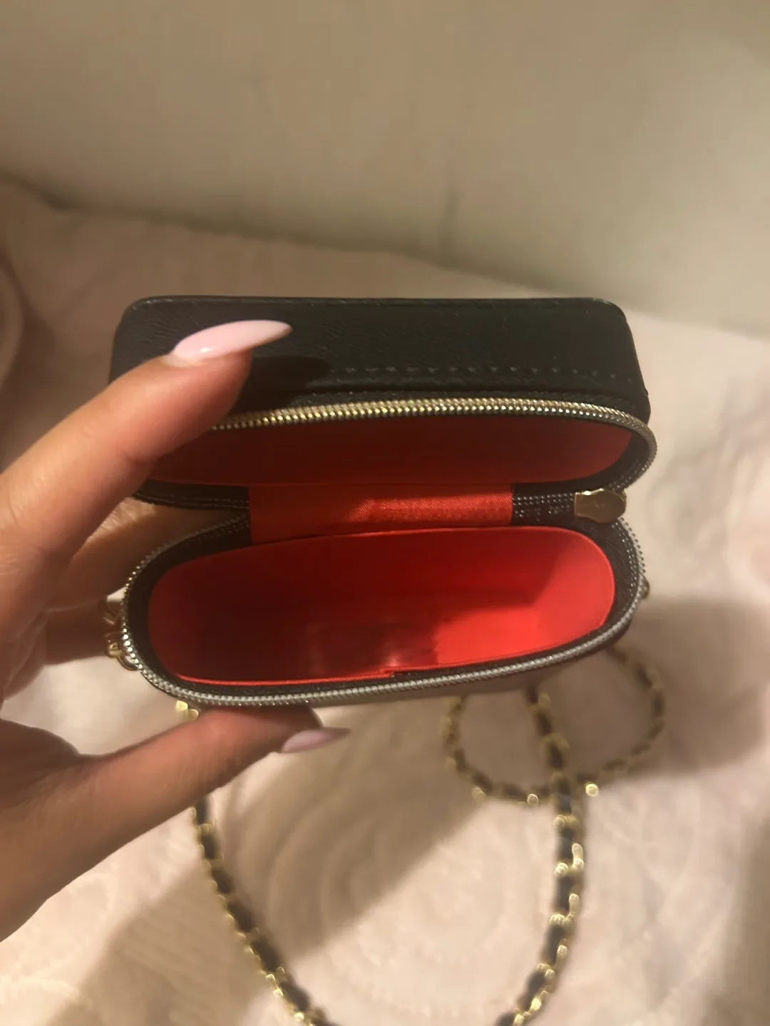 Chanel Black Vanity Crossbody Bag image indicator(4)