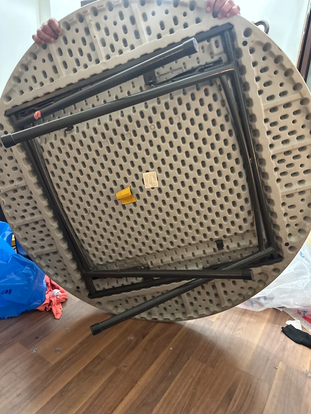 Round Folding Table image indicator(4)