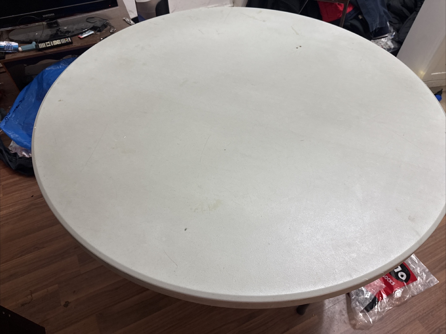 Round Folding Table - photo 2