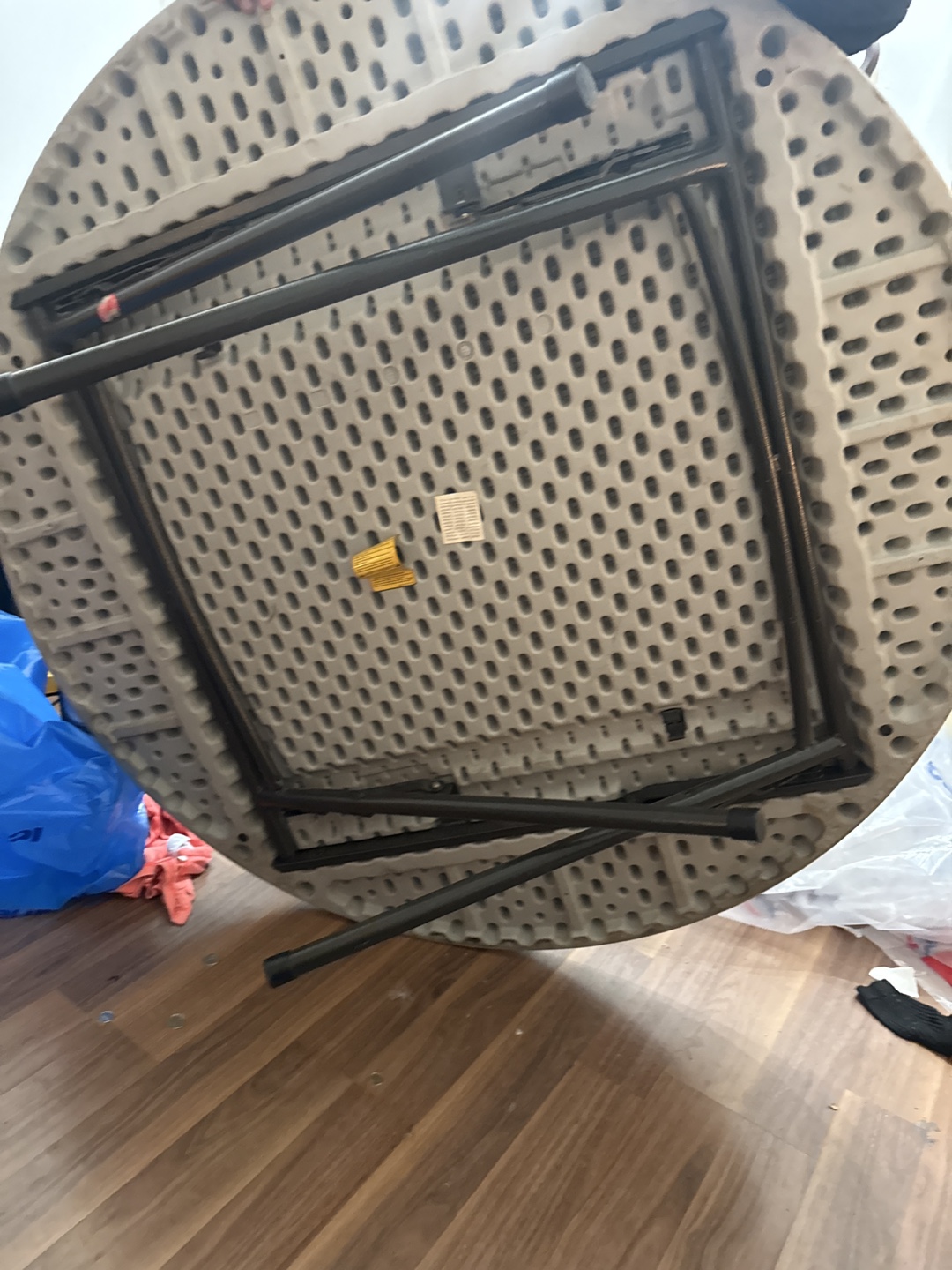 Round Folding Table - photo 3