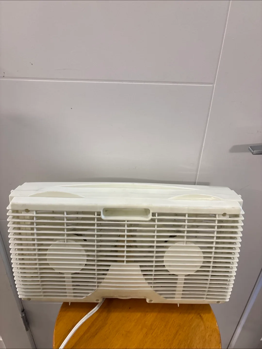 DuraCraft Twin Window Fan 16.5x9x4 inches image indicator(4)