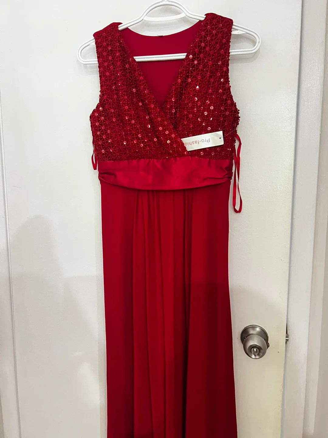 Elegant Red Gown – Brand New, Never Worn image indicator(3)