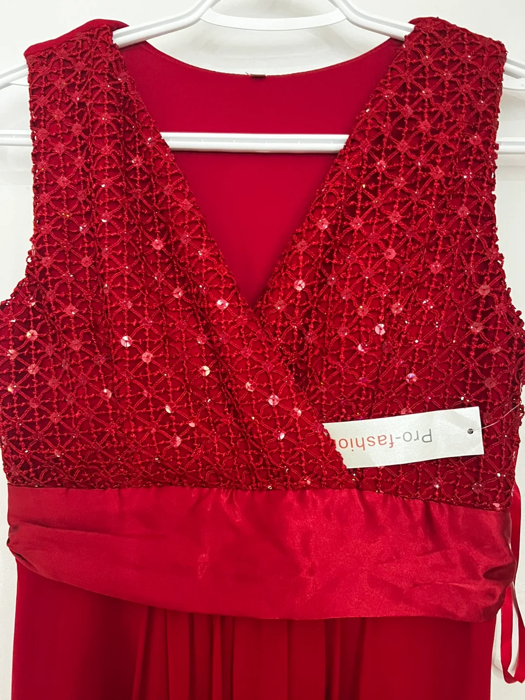 Elegant Red Gown – Brand New, Never Worn image indicator(2)