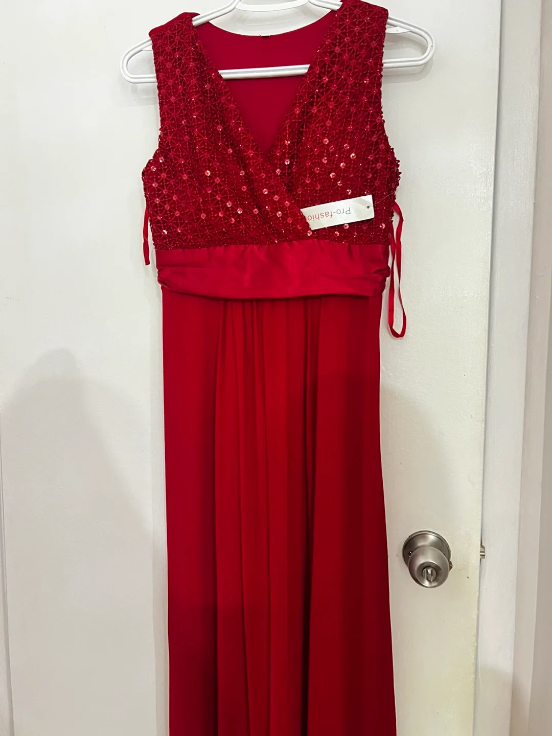 Elegant Red Gown – Brand New, Never Worn thumbnail