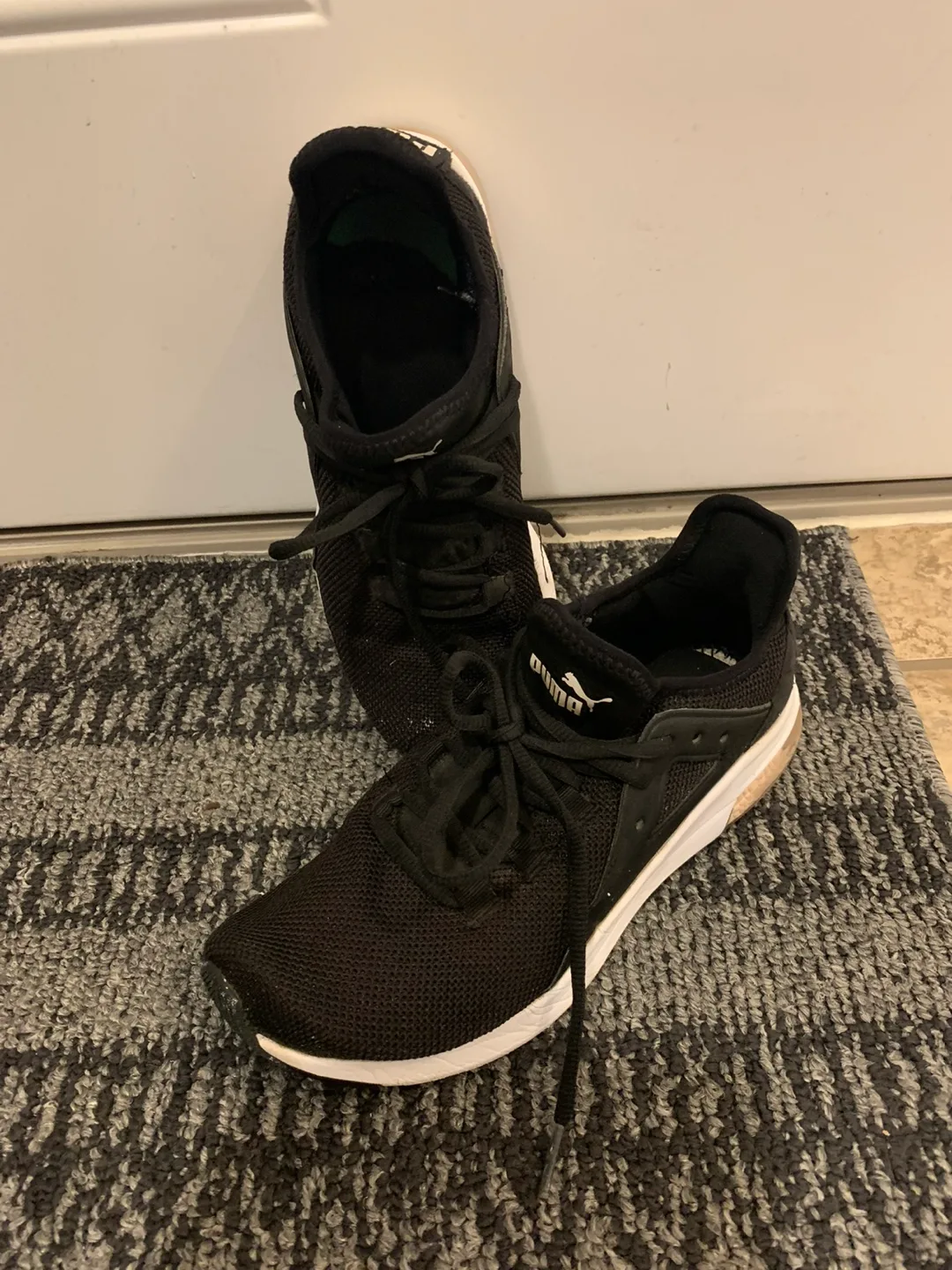 Girls Puma shoes Size 7 thumbnail