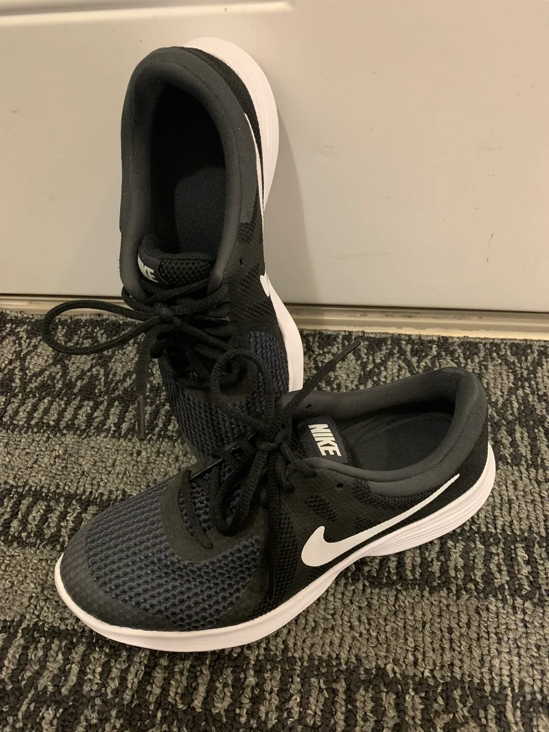 Girls Nike 6.5Y Brand New thumbnail