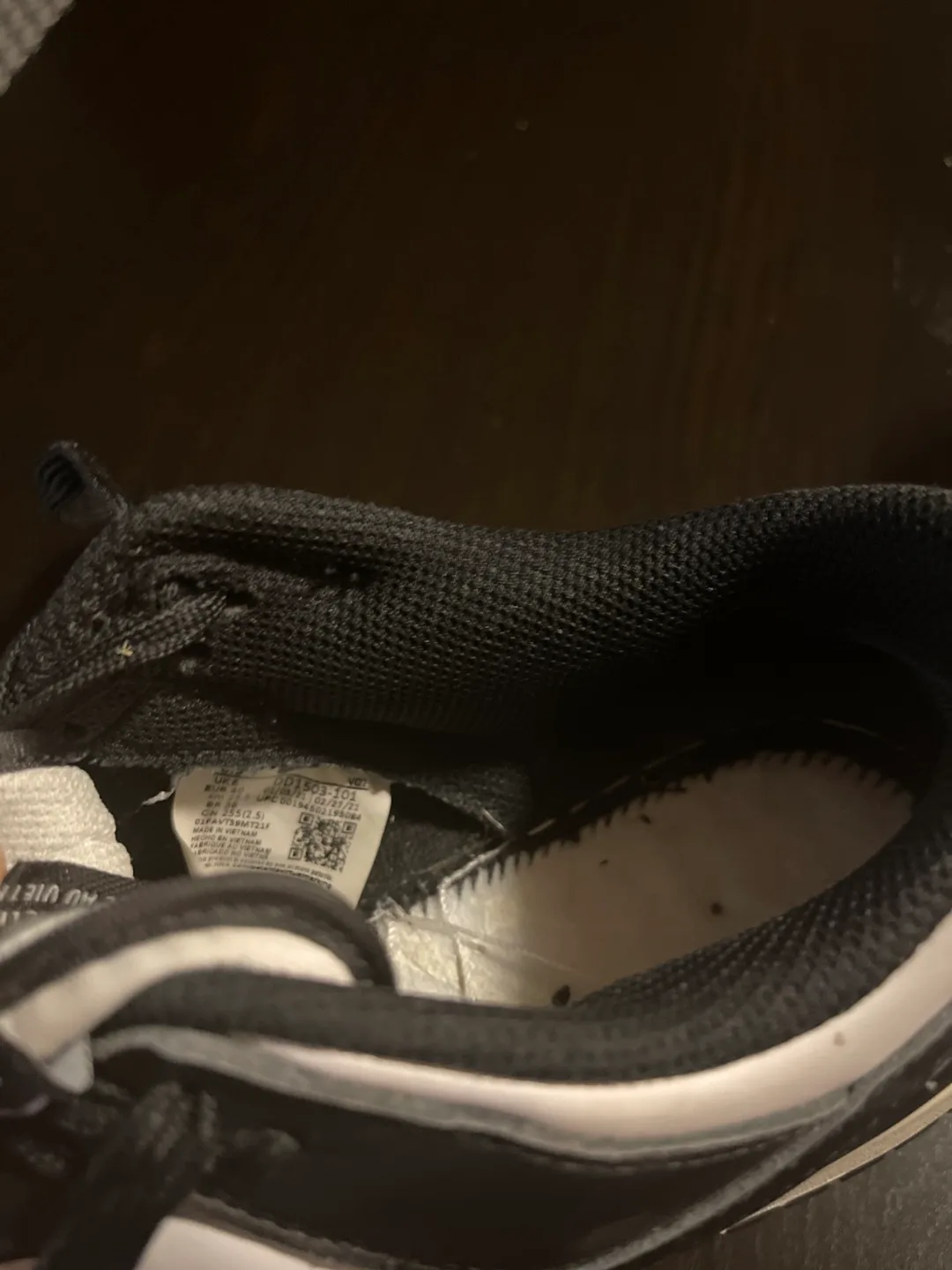 Nike Dunk Low Black and White Sneakers image indicator(4)