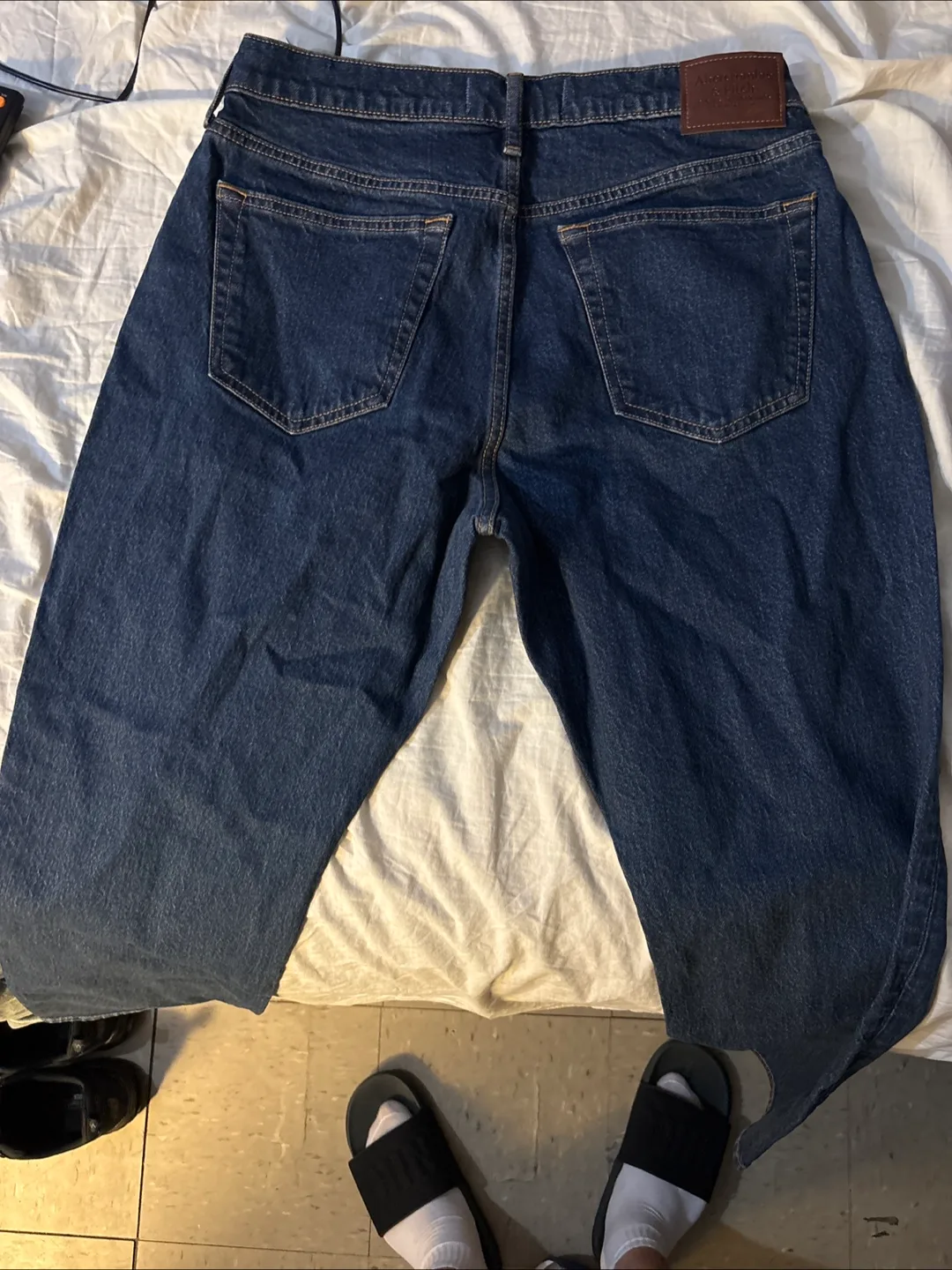 Abercrombie & Fitch Athletic Straight Jeans image indicator(2)