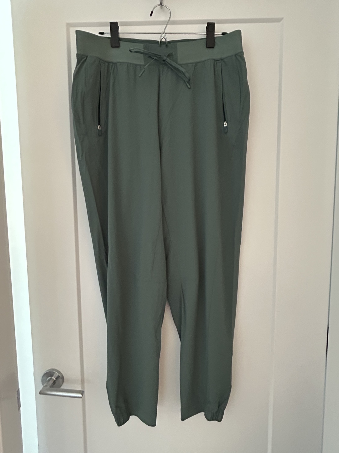 Lululemon women’s green align nylon pants
