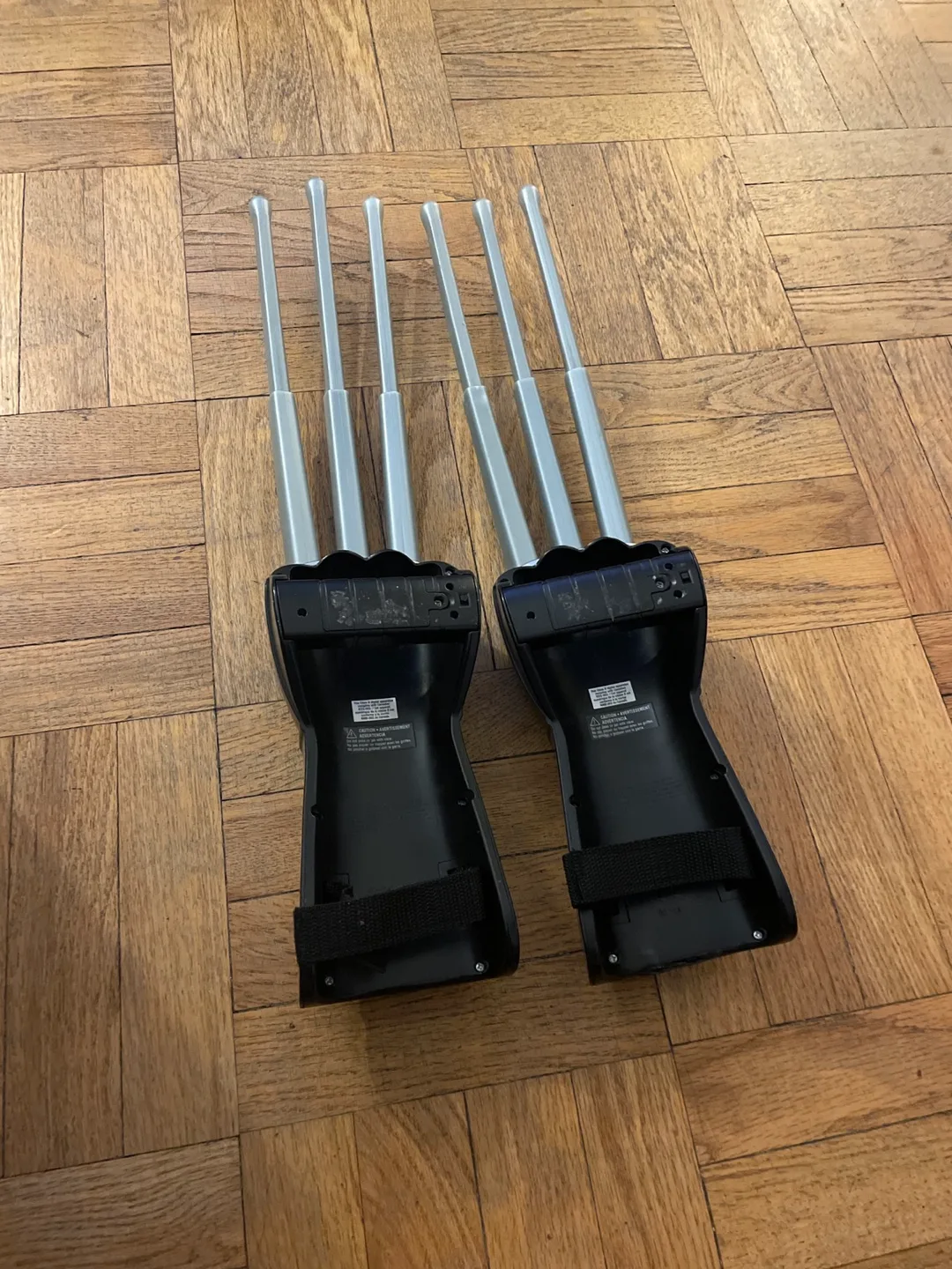 Hasbro 2008 Marvel x-Men Wolverine extendable claws image indicator(6)