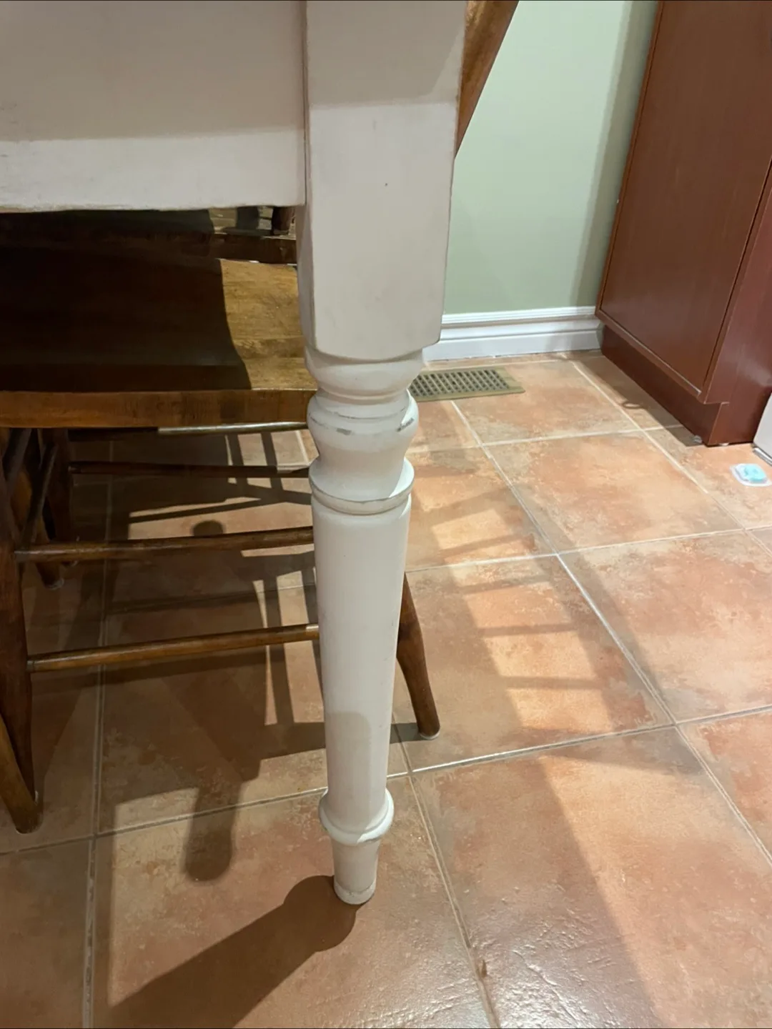 Small Kitchen Table image indicator(4)