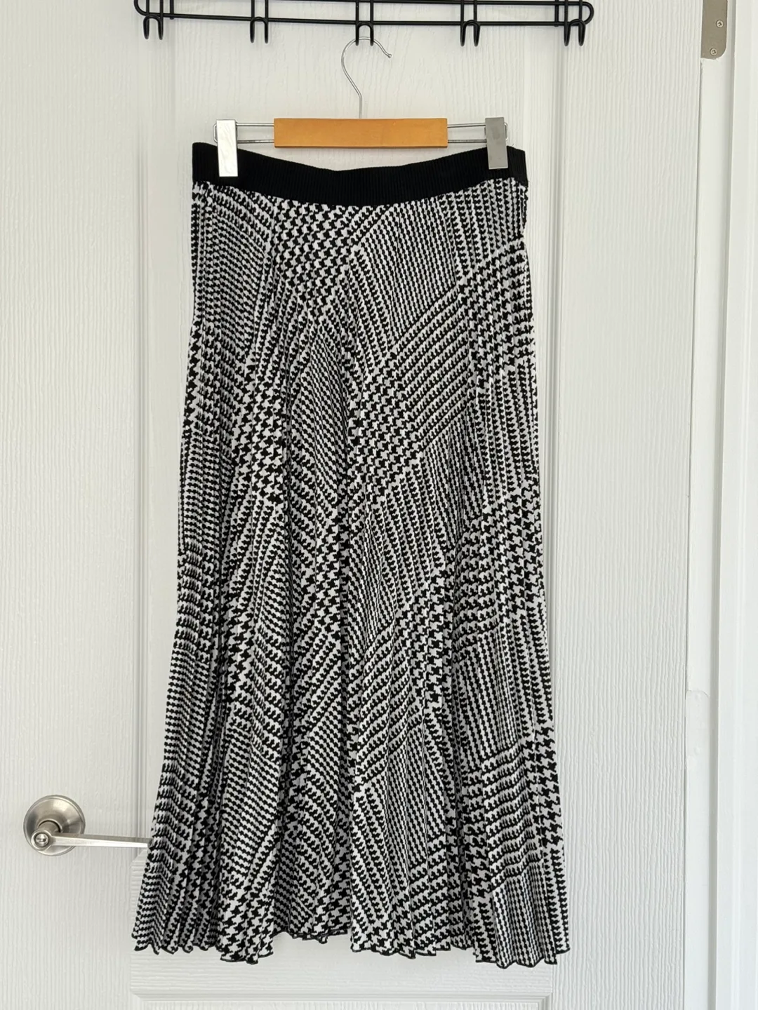 Black/White Houndstooth Pleated Skirt image indicator(2)