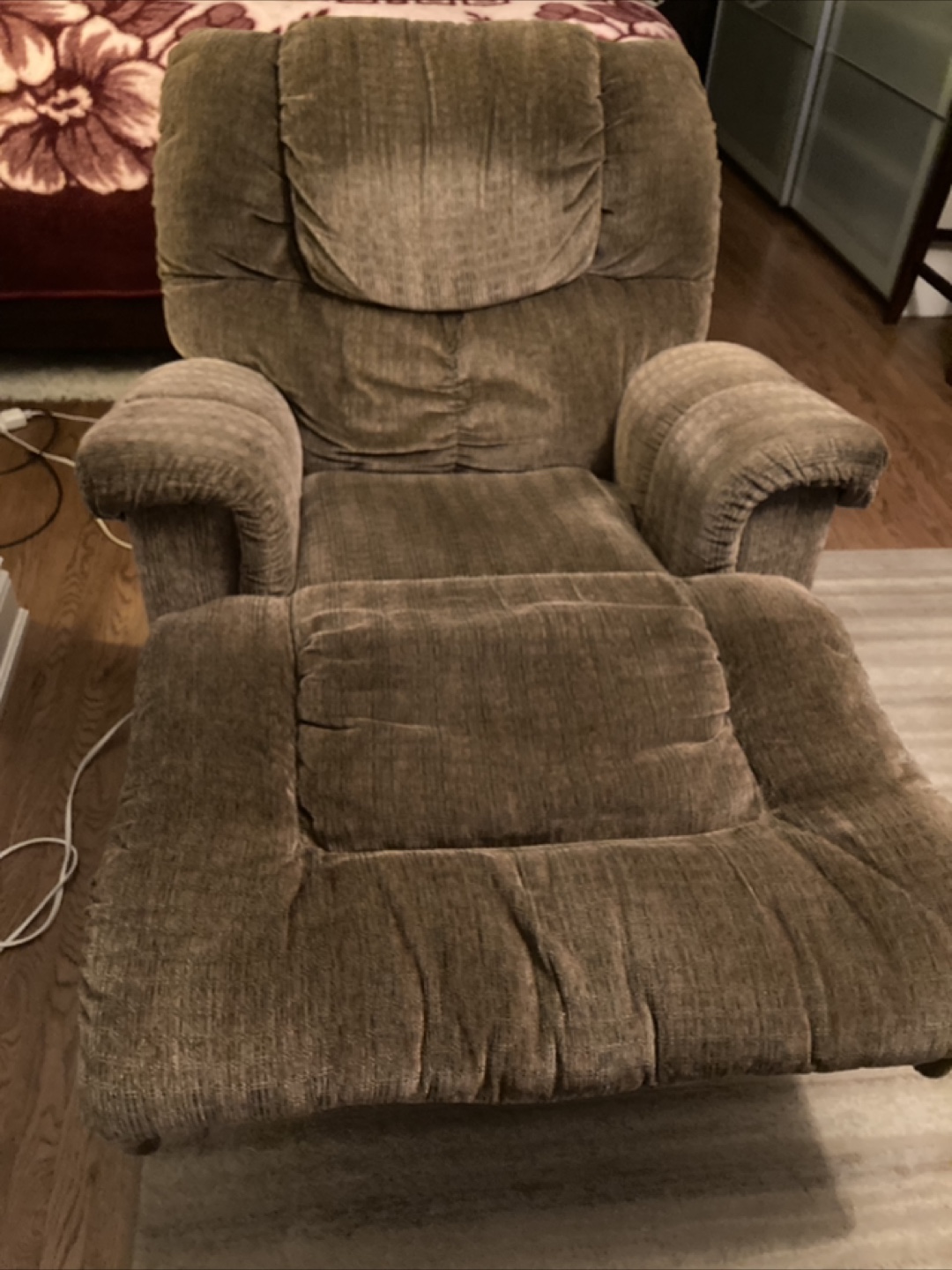 Brown Recliner Chair-Lazy boy - photo 2