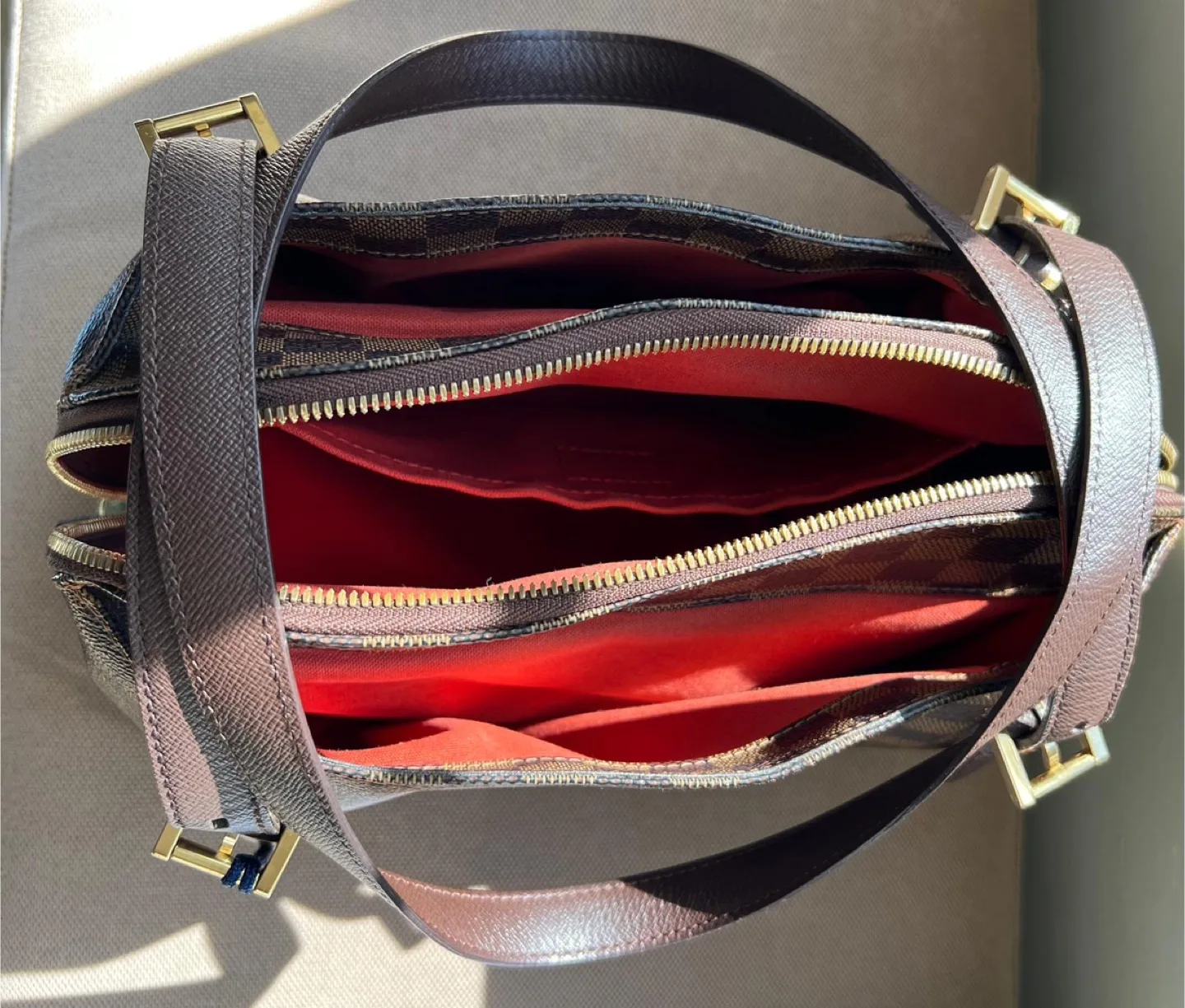 Louis Vuitton Damier Ebene Shoulder Bag MM image indicator(5)