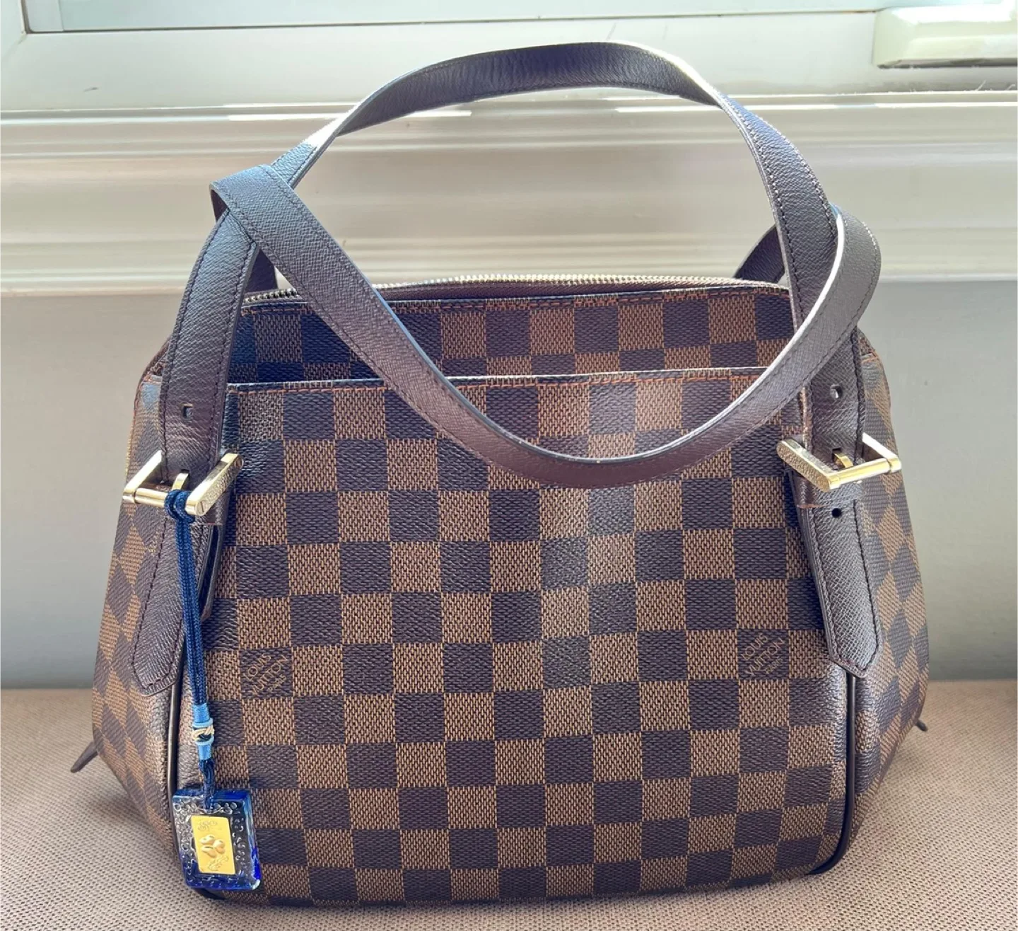 Louis Vuitton Damier Ebene Shoulder Bag MM image indicator(2)