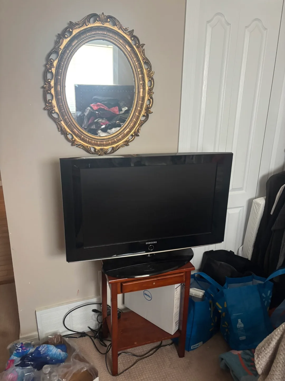 Flat Screen TV with Samsung brand thumbnail