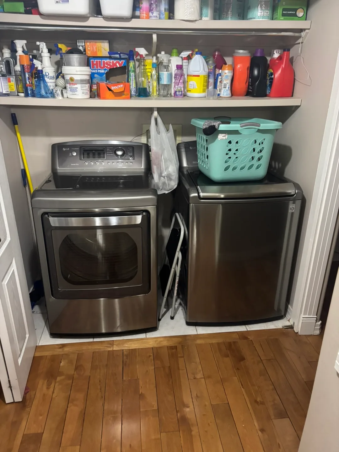 LG Washer and Dryer Set thumbnail