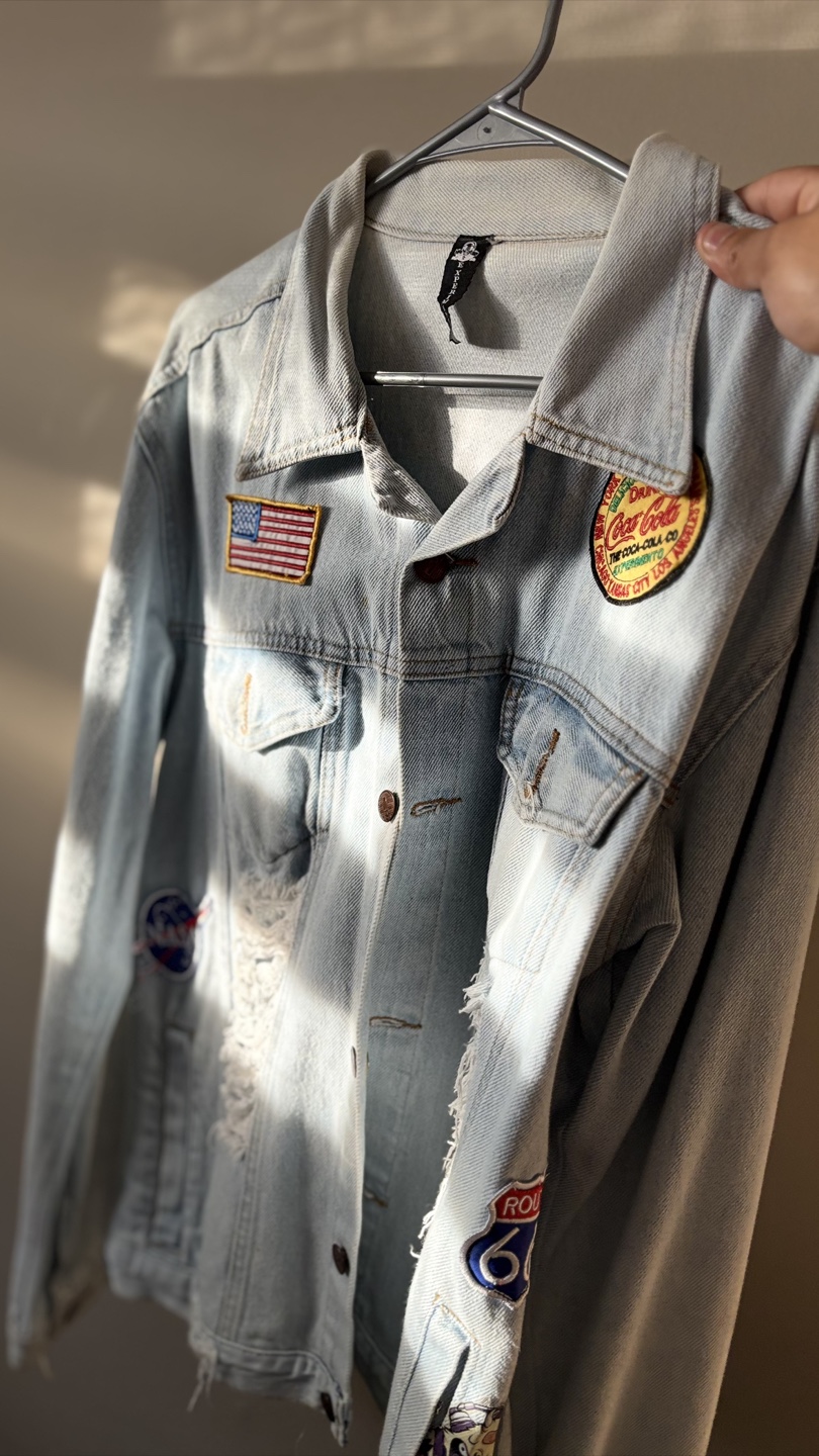 Light-wash denim jacket - photo 2