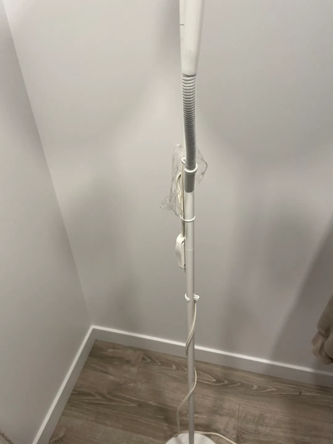 White floor lamp IKEA standard image indicator(4)