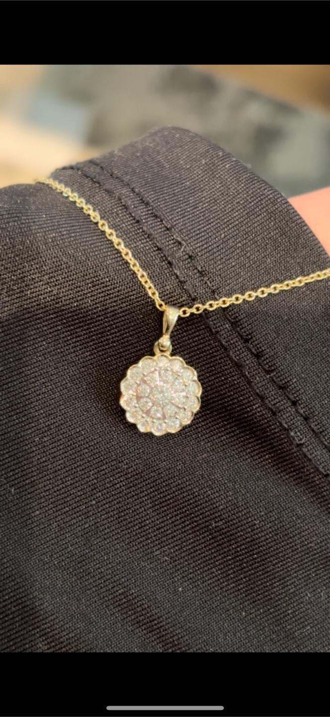 Gold Pendant Necklace certified dimond