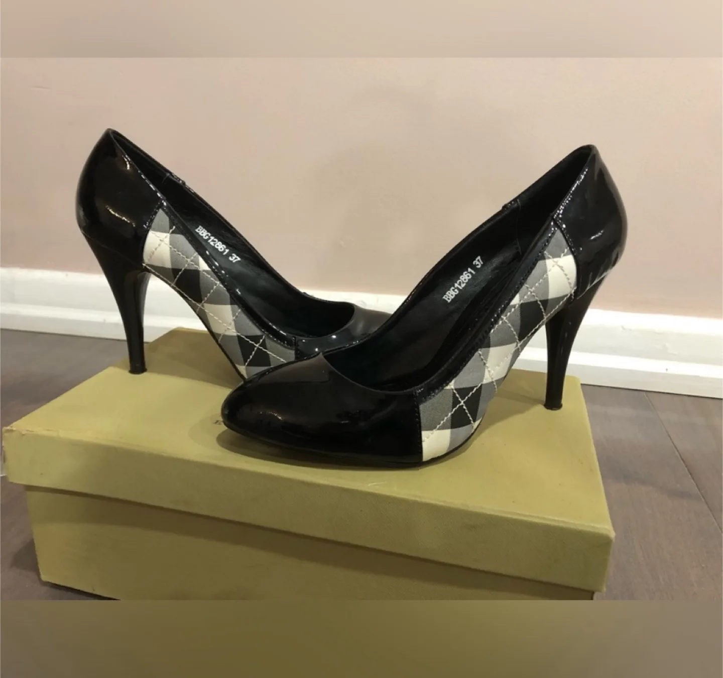 Burberry Heels thumbnail