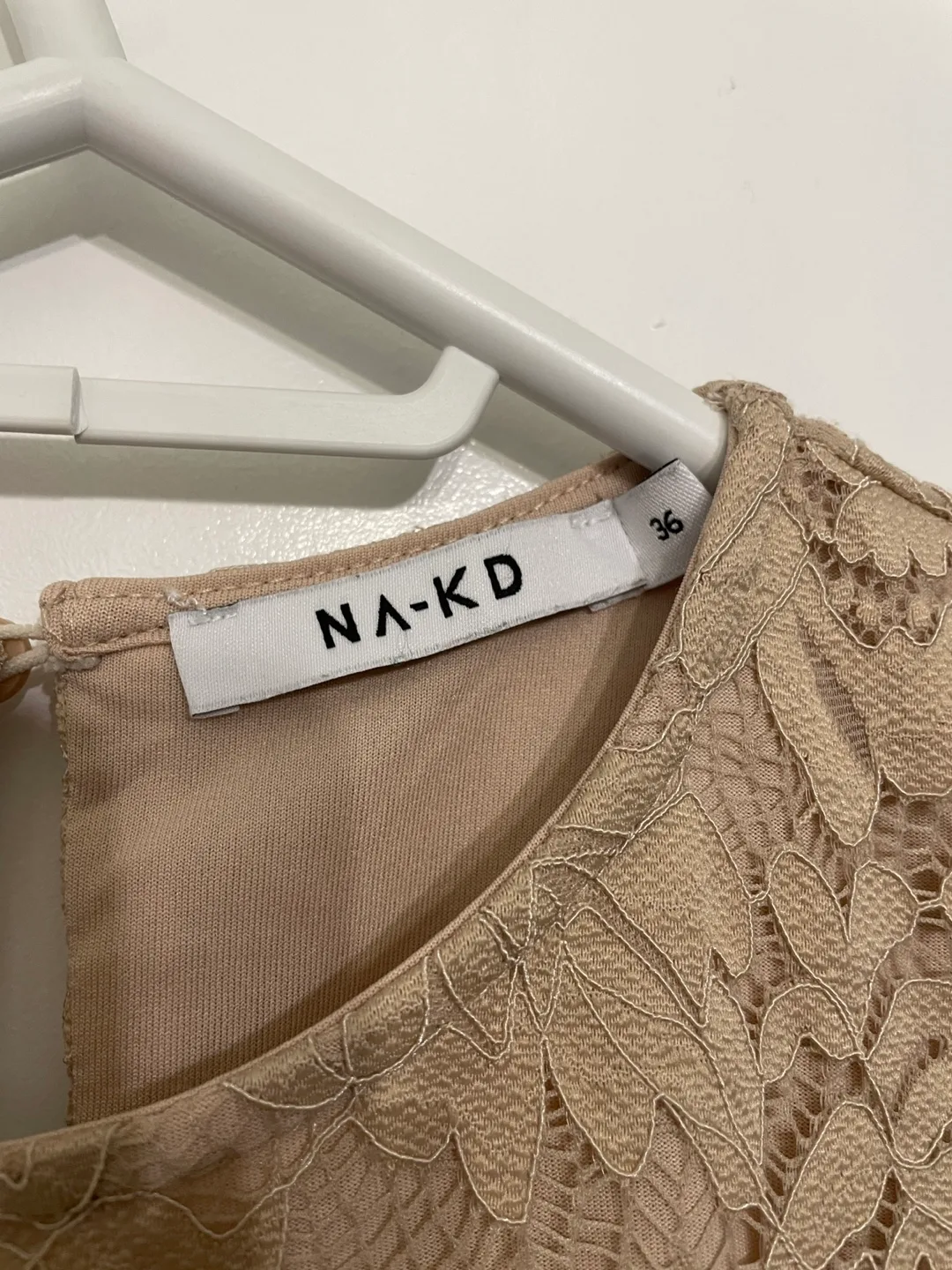 NA-KD Lace Romper image indicator(2)