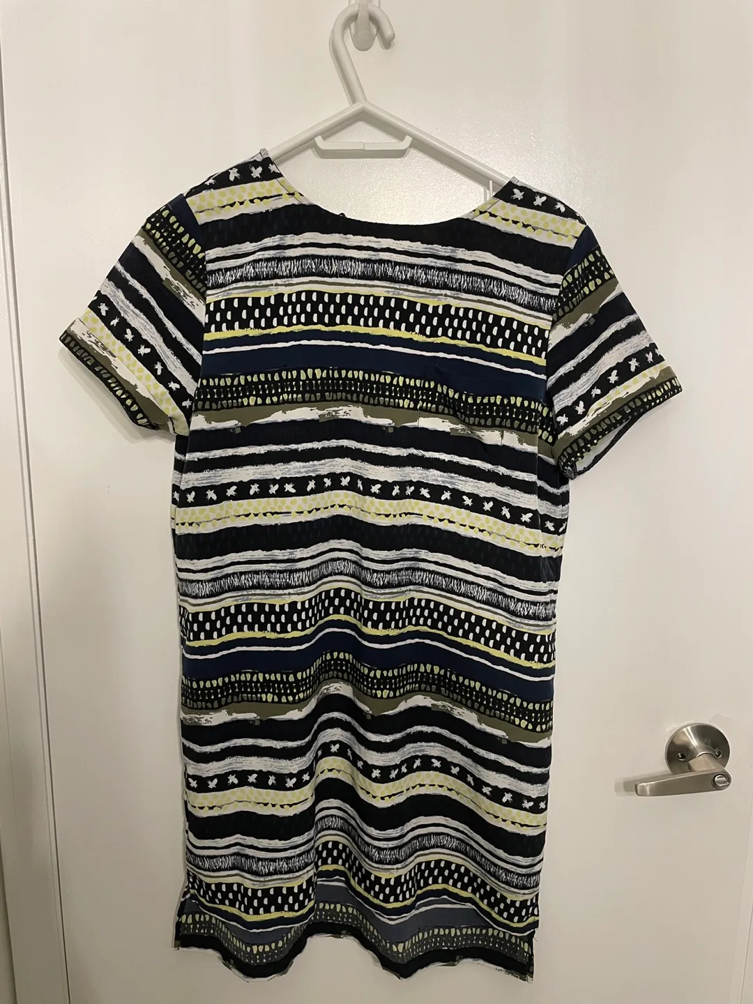 Short sleeve dress thumbnail
