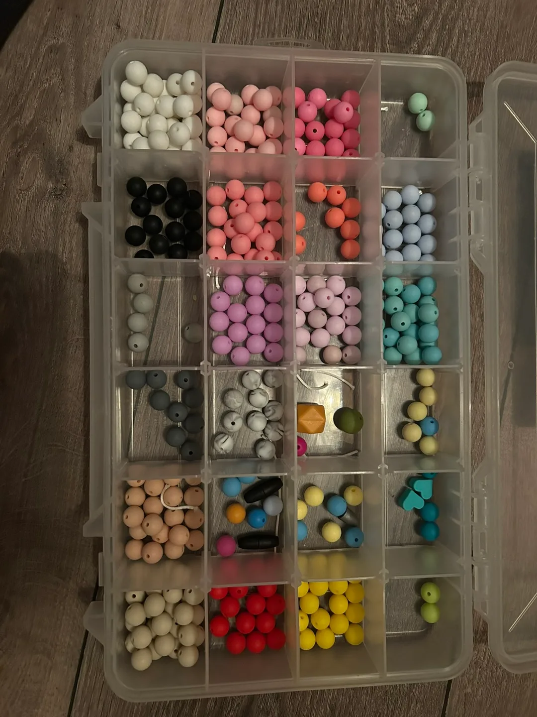 Beads and Bead Organizers image indicator(3)